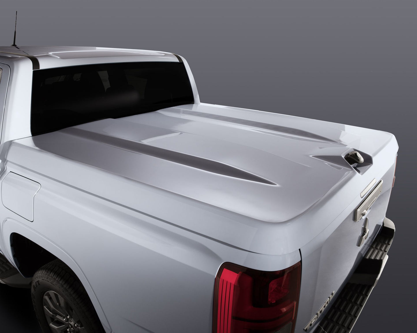 Mitsubishi Tonneau Cover 1-piece MZ350899